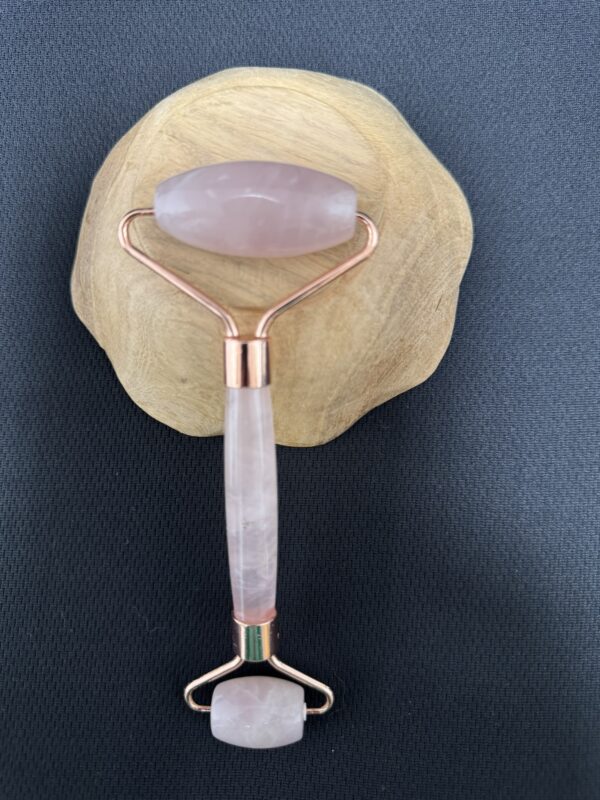 Rouleau en Quartz Rose pour le Visage et Cou